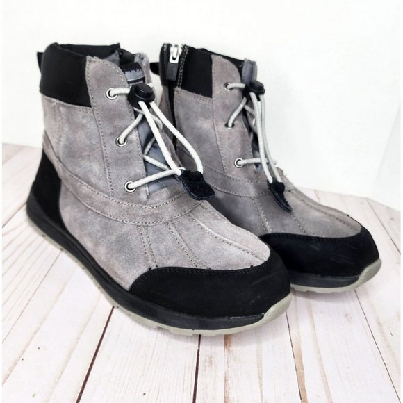 New No Box UGG Kids Turlock WP Gray Black Boots Youth Size 6 STYLE: 1103505K - Picture 6 of 10
